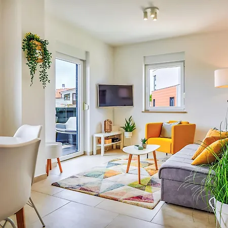 Lori By Interhome *